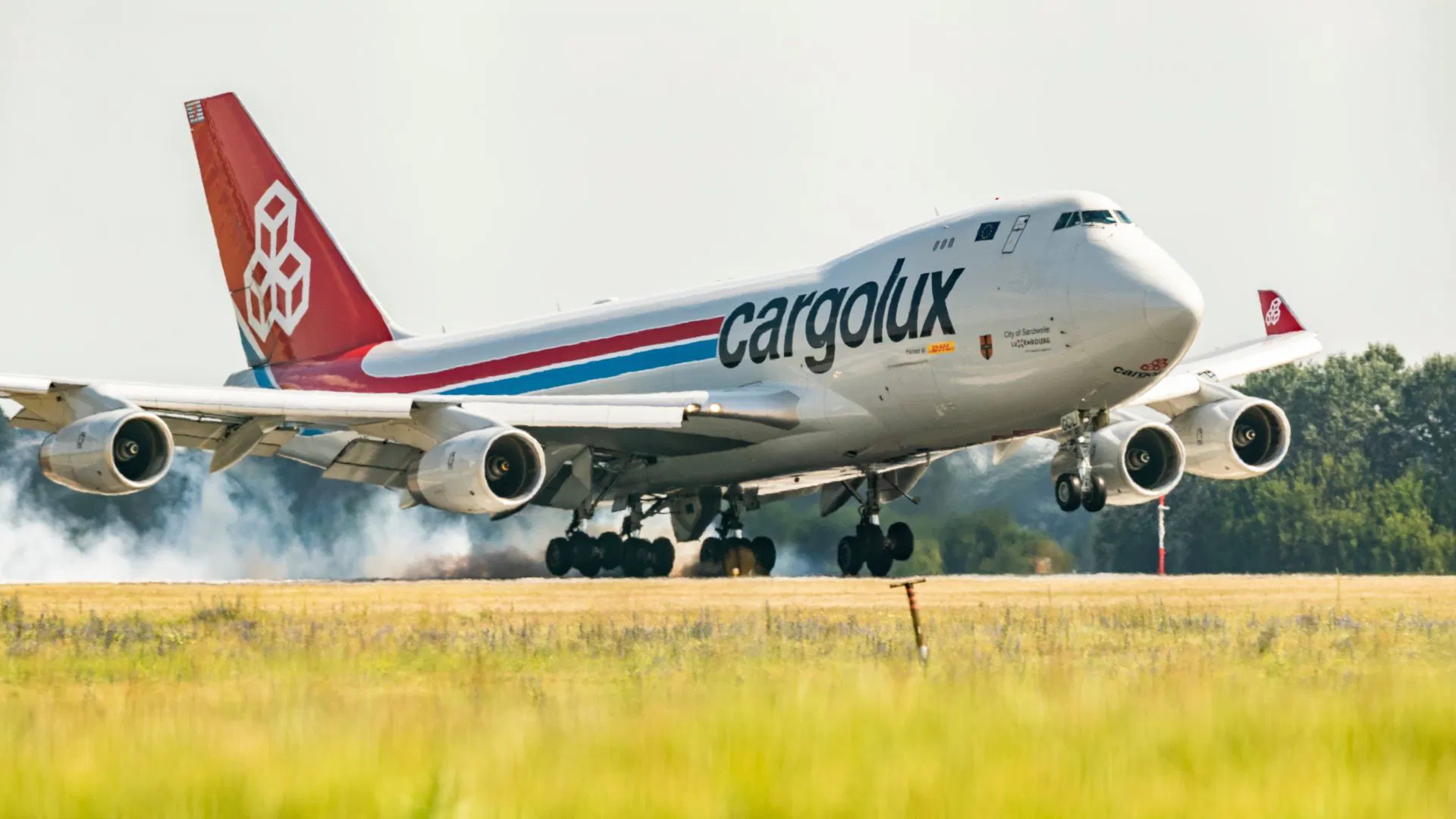 Microsoft Chooses Sustainable Airlines for Cargo Transport
