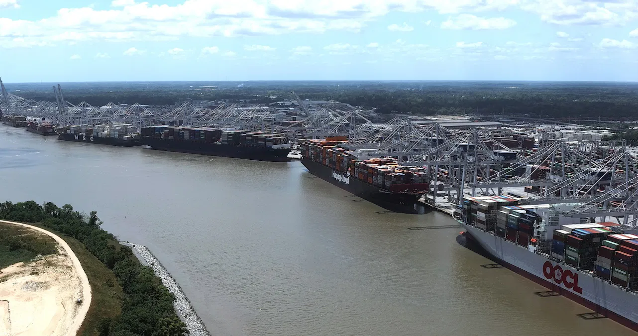 Movimento record di container al porto di Savannah tra gli sviluppi commerciali