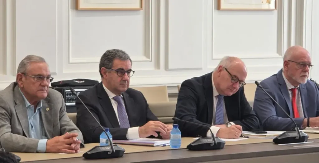 Acknowledging the Contributions of Ovidio de la Roza and Julio Villaescusa to Road Transport