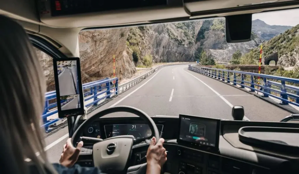 Enhanced Dynamic Steering Technology from Volvo Trucks Boosts Road Safety