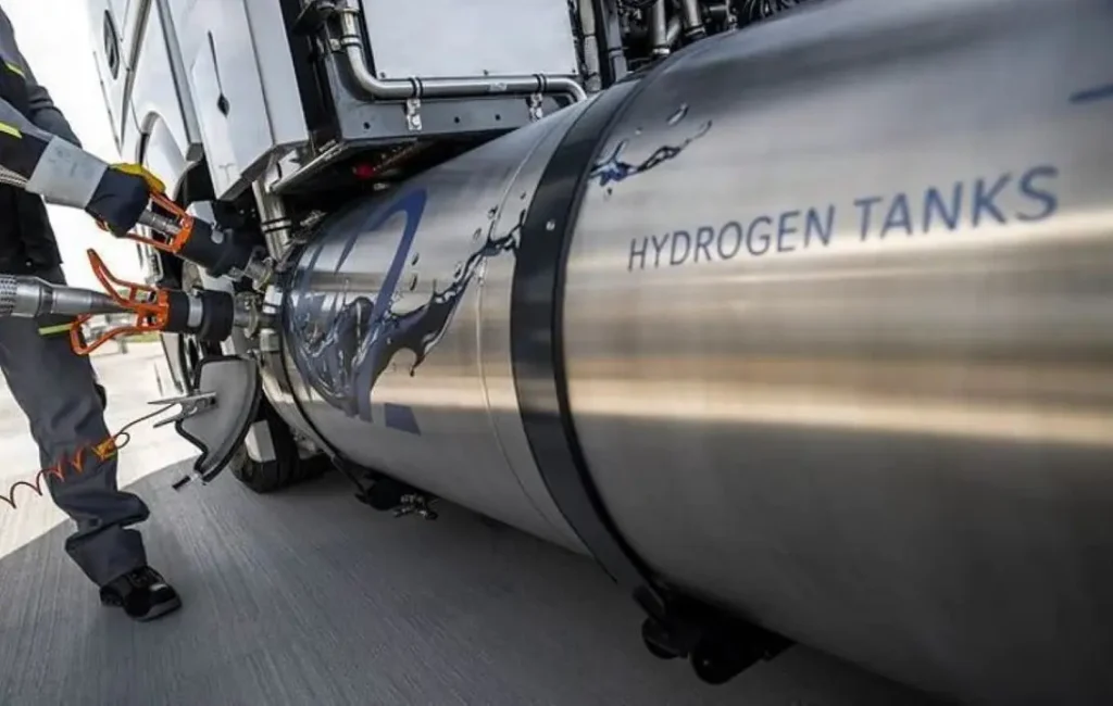 Transforming Freight Transport: The Role of Hydrogen Refueling Trucks