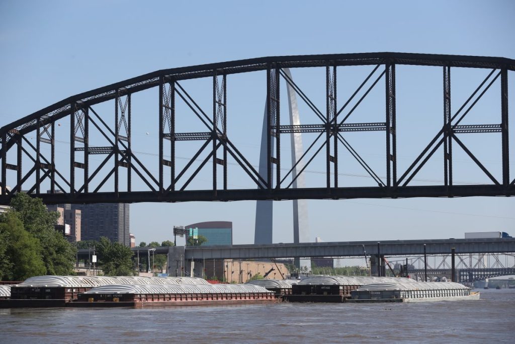 Het economische belang van de Mississippi voor vrachtvervoer