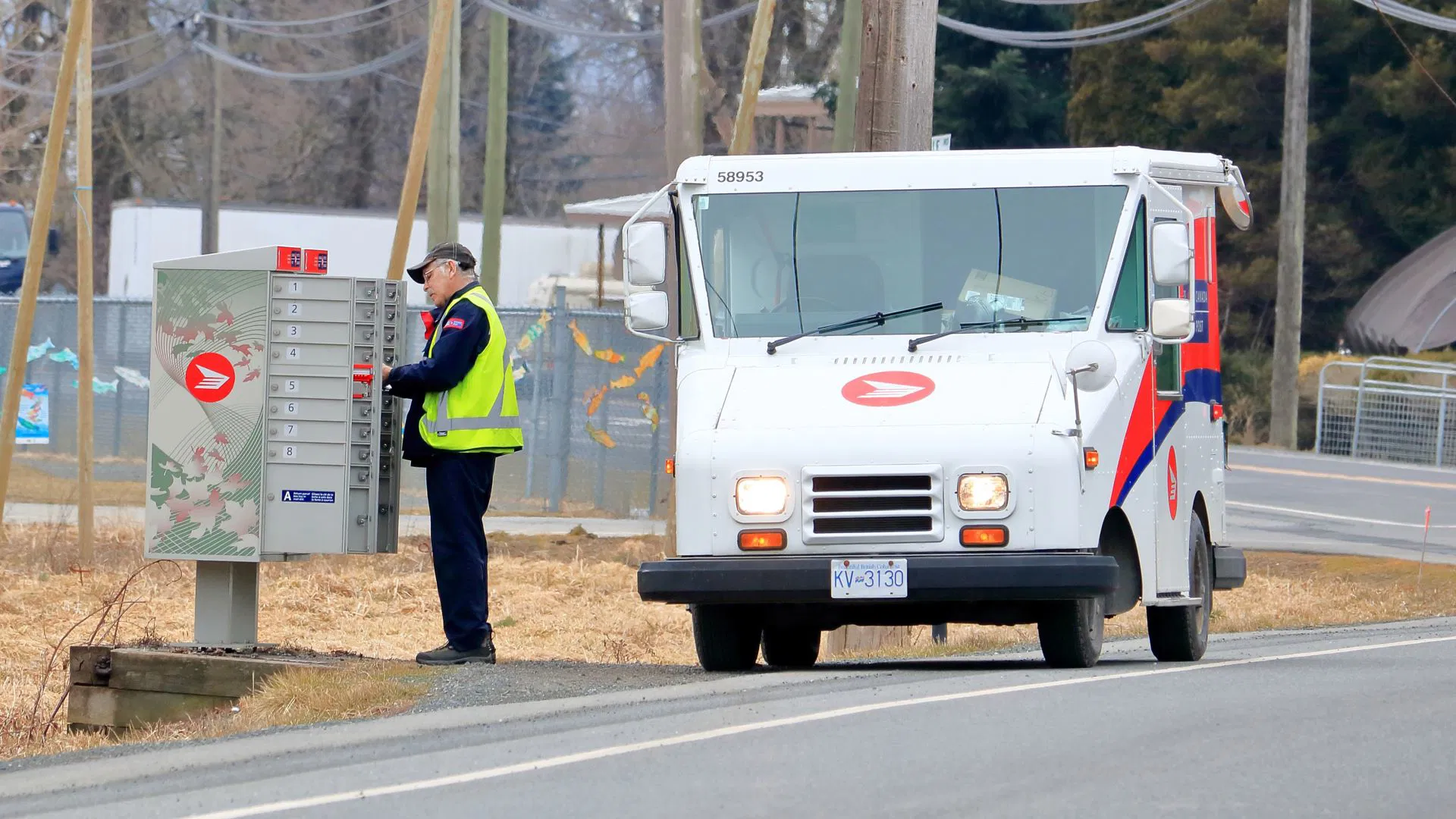 Canada Post and Canadian Union of Postal Workers in Ongoing Contract Negotiations