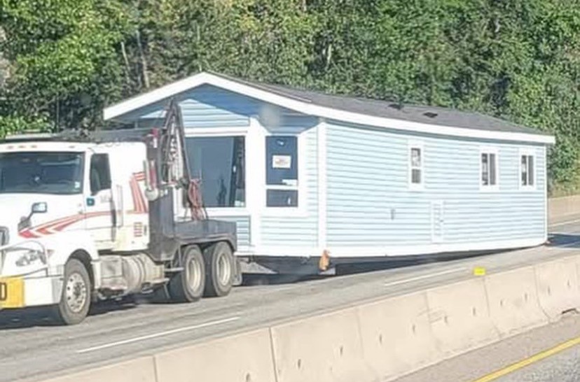 Vervoerder in Alberta verliest lading door wegrakelincident