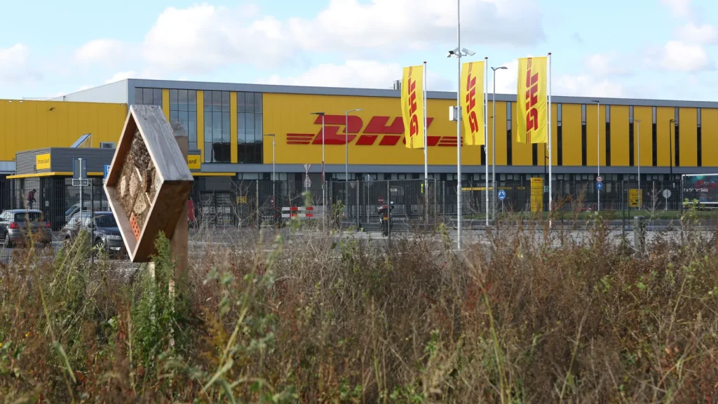 Nationwide Suspension of DHL Express Canada Operations Affects Logistics