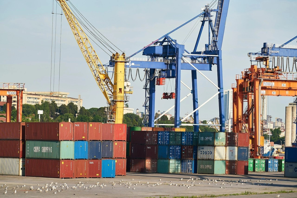 US Retailers Shift Shipping Costs to Chinese Suppliers Amid Rising Freight Rates
