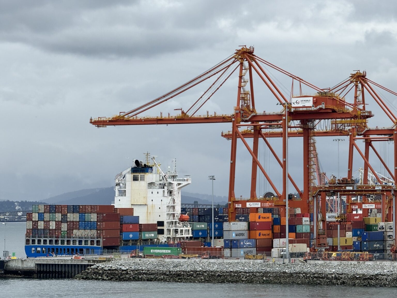 Maggior compenso per gli autisti di camion container in B.C. in vigore da luglio.