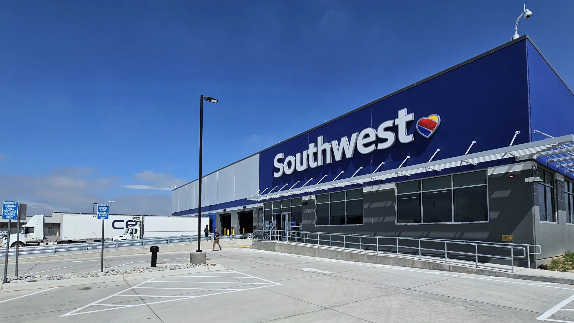 Southwest Airlines Expands Cargo Operations with $28M Facility in Denver