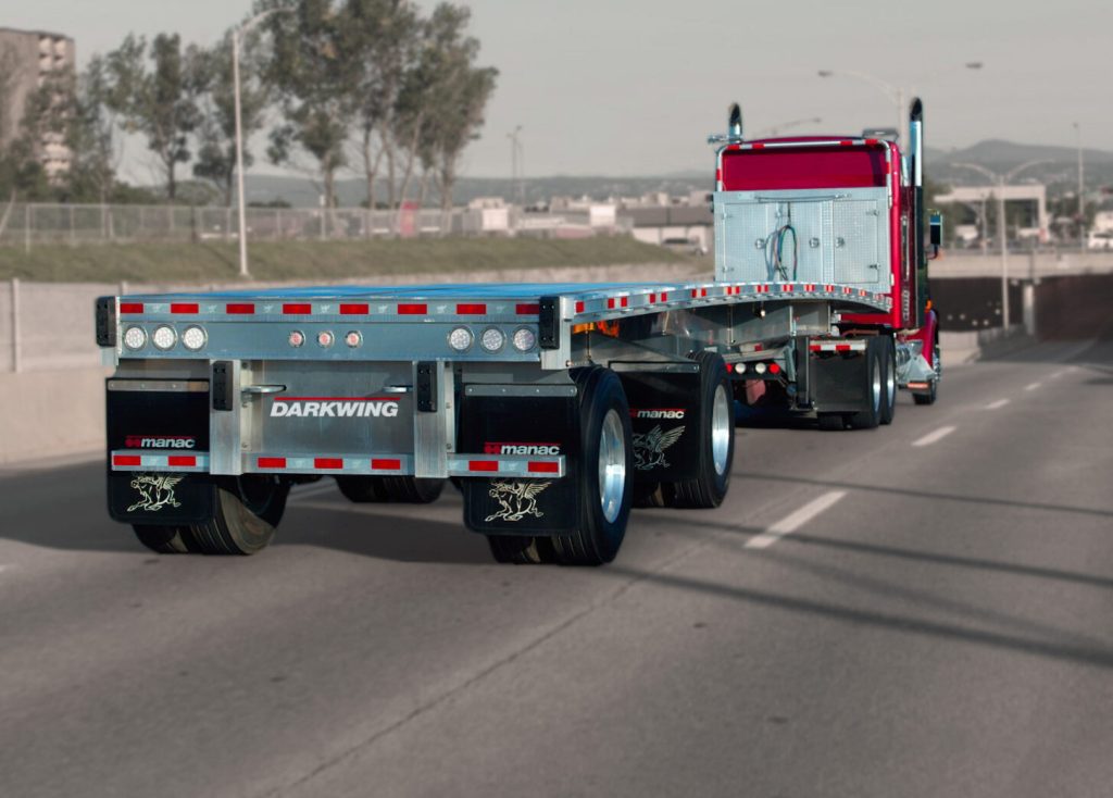 Gains potentiels pour les fabricants de camions et de remorques grâce à la politique "Acheter canadien" du Canada