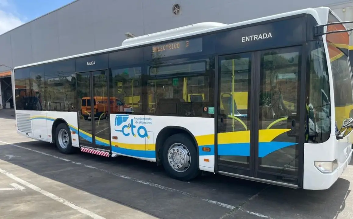 Algeciras Town Hall Issues Warning About Social Media Scam with Bus Service
