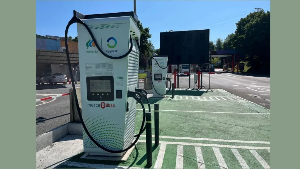 Lancement d'une nouvelle borne de recharge publique ultra-rapide au Mercabilbao