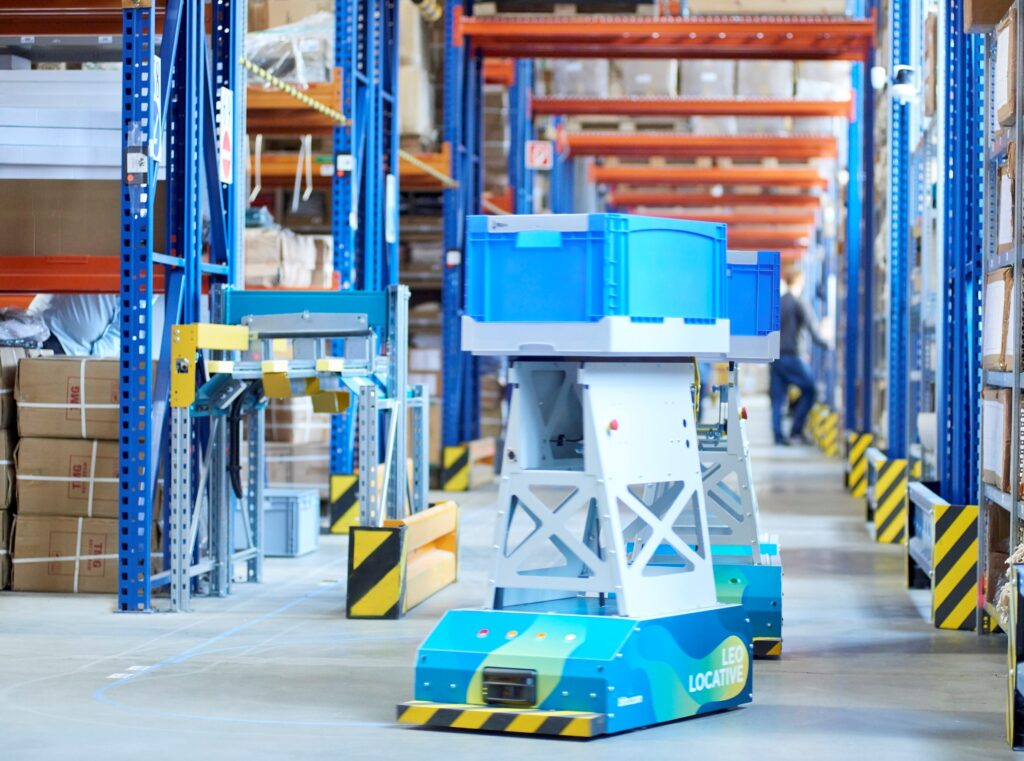 How Racking Systems and Mobile Robots are Shaping the Future of Logistics