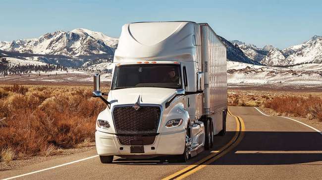 Les ventes de camions de classe 8 connaissent une hausse en juin 2025, la première de l'année
