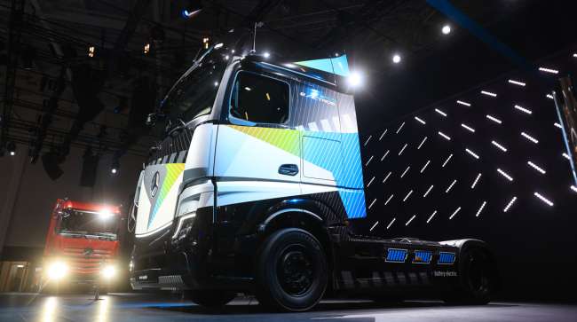 Daimler Truck Launches Share Buyback Program of $2.34 Billion