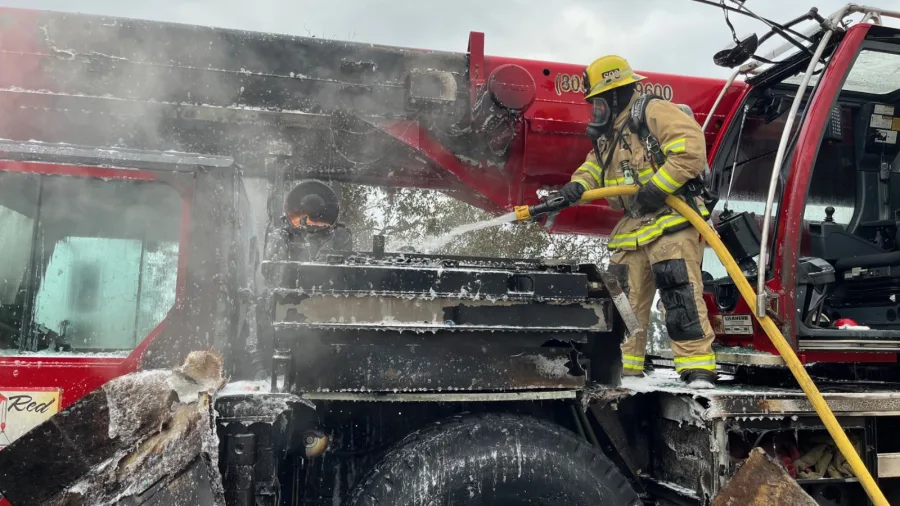 Truck Fire Causes Major Disruption on N-430 Road Near Luciana