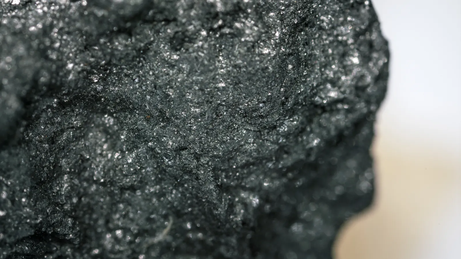 The US’s Intended 93.5% Tariff on Graphite from China: Impact and Implications