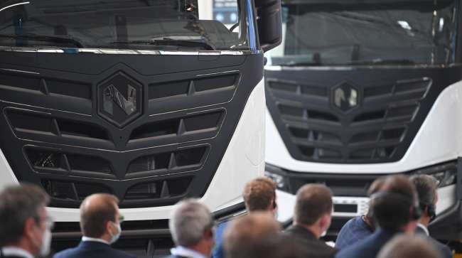 Navigating the Challenges: The Dilemma Facing Nikola Customers