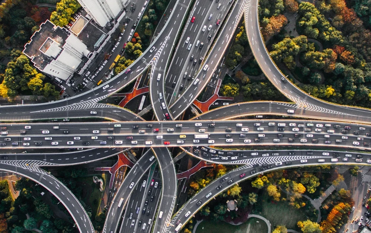 Mastering the Art of Smart Driving to Avoid Heavy Traffic in 2025