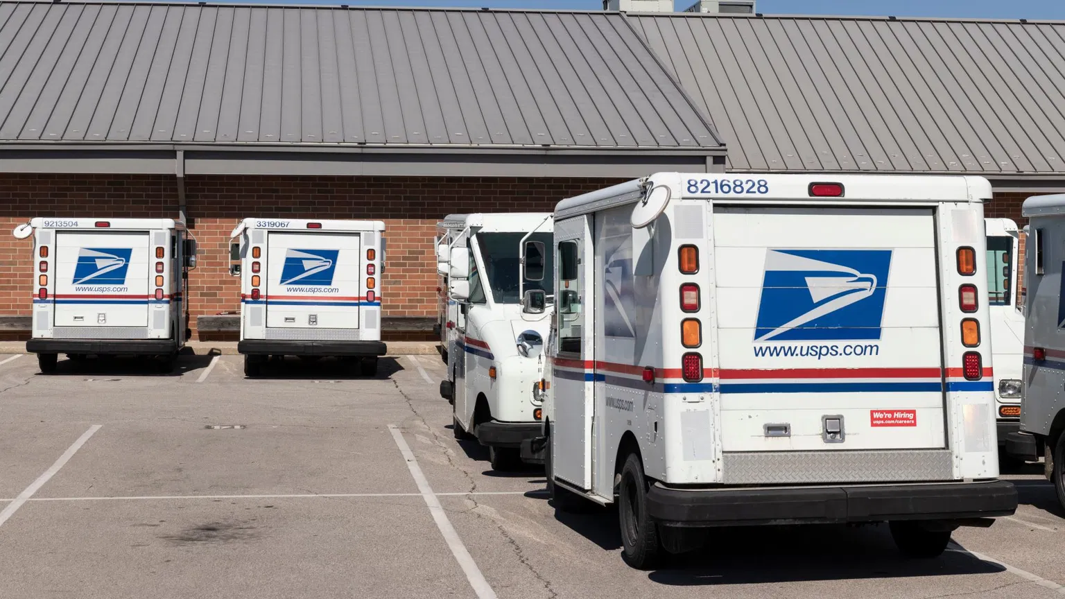L'USPS met en œuvre des normes nationales de livraison améliorées pour accroître son efficacité