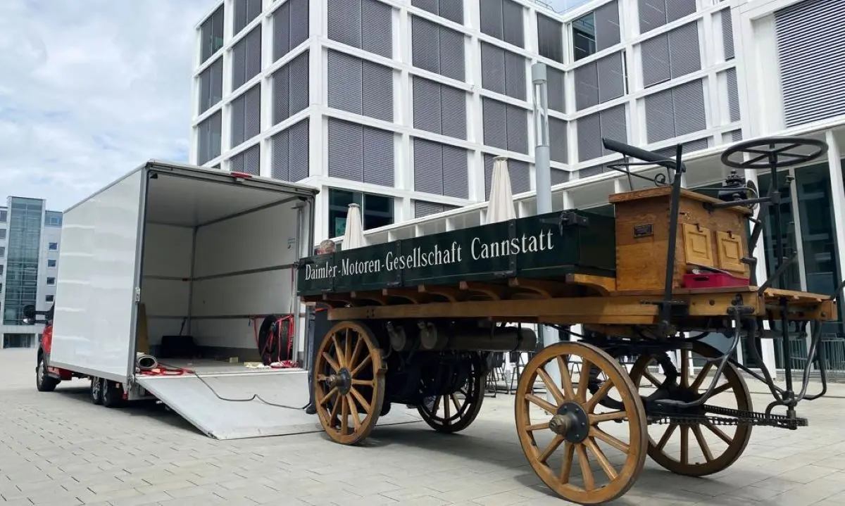 The Historic Restoration of the First Daimler Truck Replica: A New Journey Begins