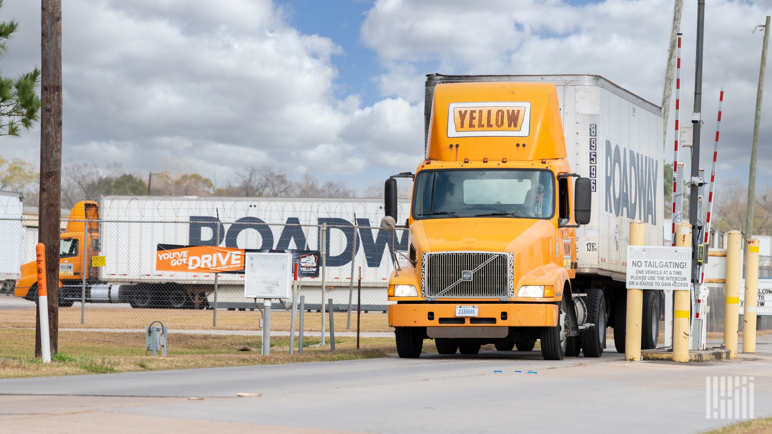 Yellow Corp. myy kolme terminaalia 16 miljoonalla $:llä konkurssimenettelyn keskellä