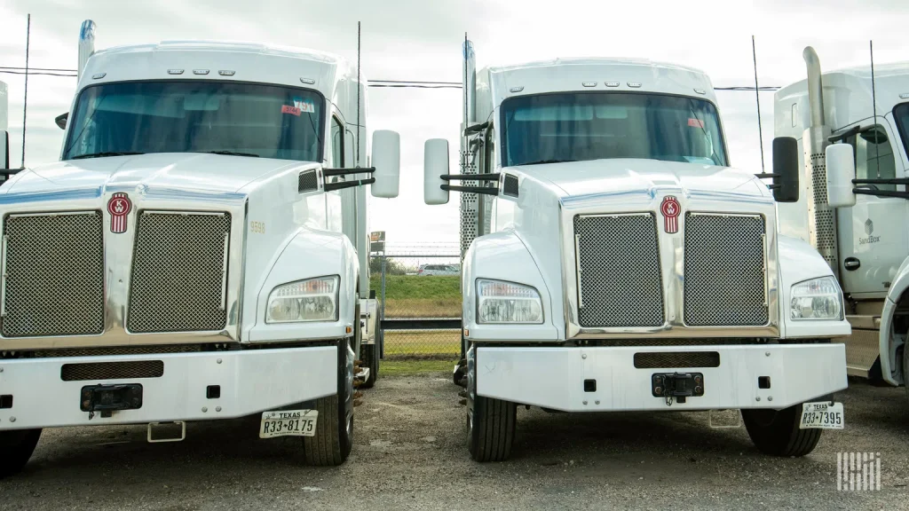Tariffs Hitting the Mexican Trucking Sector Hard, Exports Down Over 50%