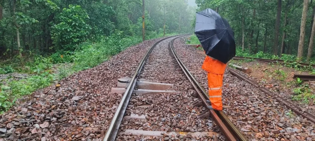 Tatanagar’s Railway Incident Disrupts Freight Movement for Several Hours