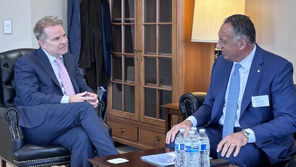 Louis Sola, były przewodniczący Federalnej Komisji Morskiej, dołącza do Thorn Run Partners