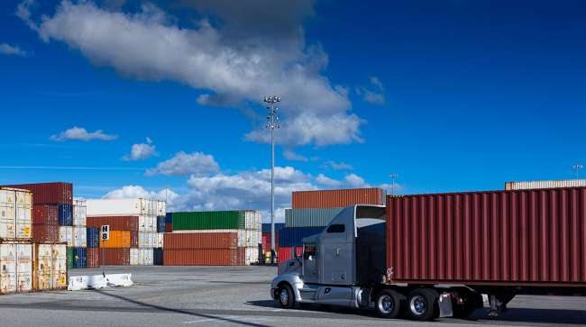 Unpacking the Effects of New Tariffs on the Trucking Sector and Logistics