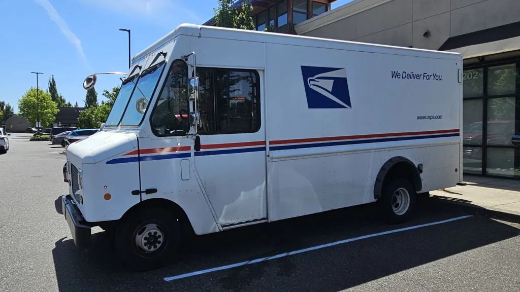 USPS Implementează Suprataxe de Sărbători pentru a Gestiona Cererea Sezonieră