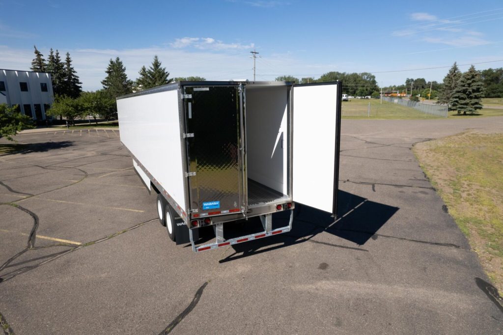 Sales Drop for Truck and Trailer Dealers Lacks Usual Parts and Service Uptick, Impacting Market Dynamics