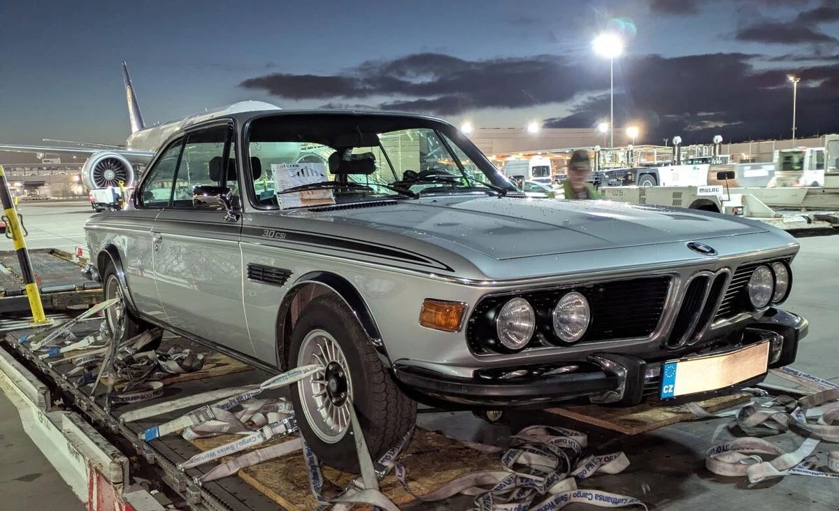 Lufthansa Cargo Delivers a Rare 1972 BMW Oldtimer from Prague to Tokyo for a Historic Japanese Rally