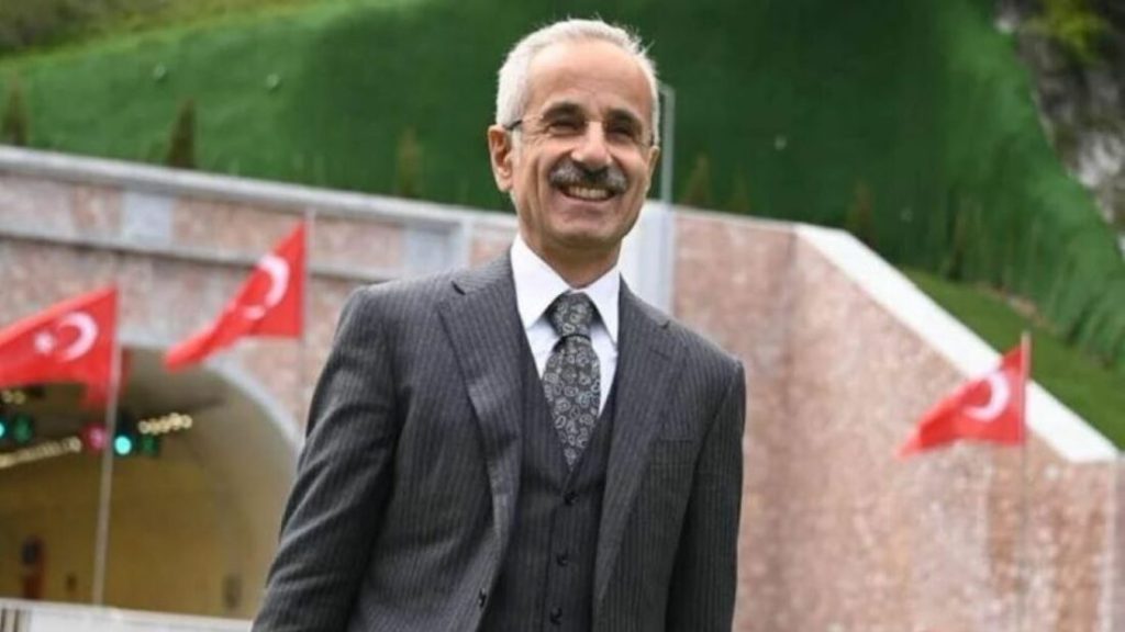 Turkish Transport Minister Penalized for Exceeding Speed Limit at 225 km/h on Ankara-Nigde Highway