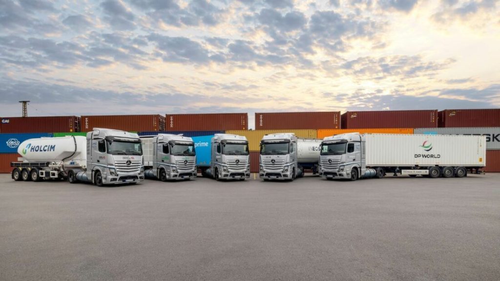Mercedes-Benz GenH2 Hydrogen Trucks Achieve 225,000 Kilometers in Client Logistics Trials