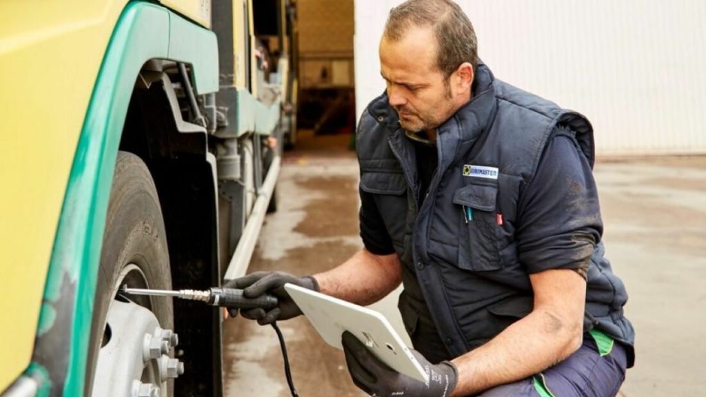 Unpacking the Impact of Tire-Related Breakdowns and TPMS Regulations on European Trucks