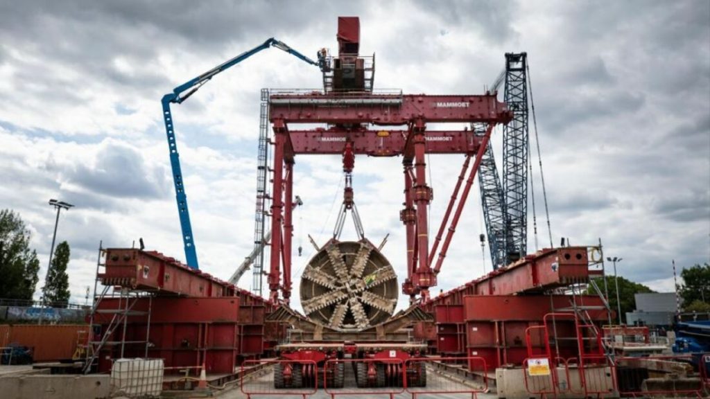 How a Custom Gantry System Simplified the Removal of HS2 Tunnel Boring Machines with Mammoet and Herrenknecht