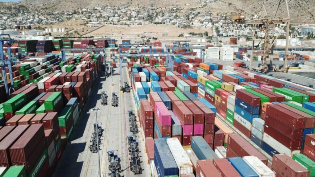 Massive Fraud Uncovered at Piraeus Port as Over 2,400 Containers Are Seized in Customs Crackdown