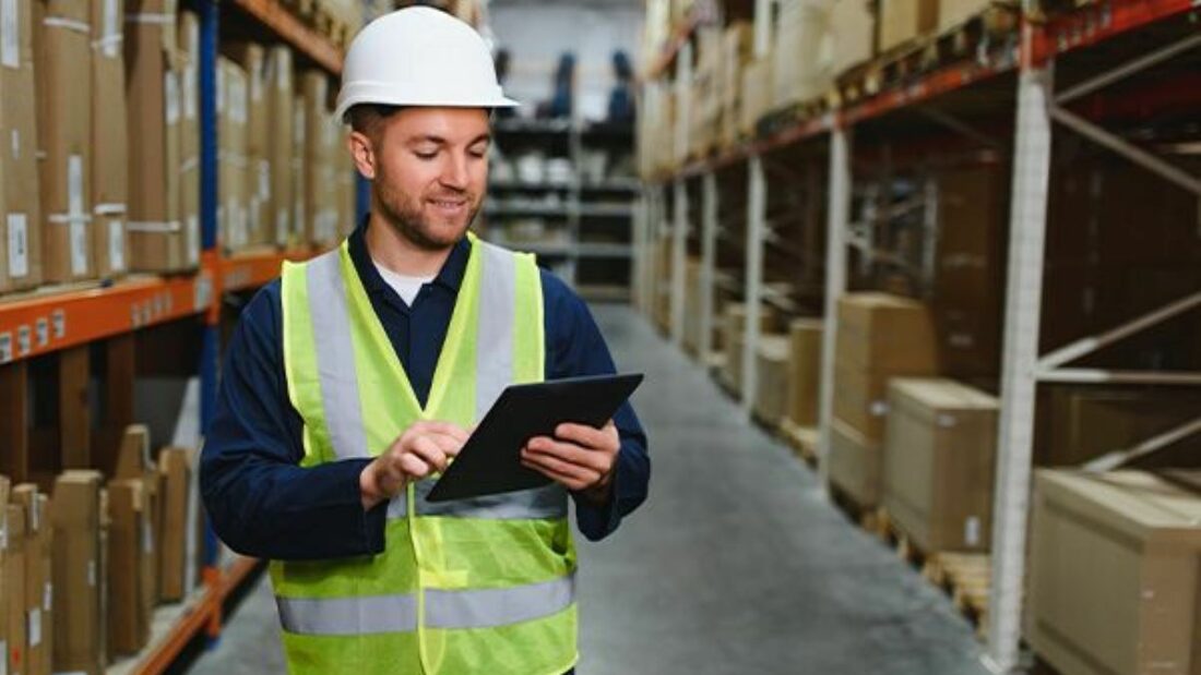Formación Universitaria Launches Online Preparation Course for Official Higher Technician Title in Transport and Logistics