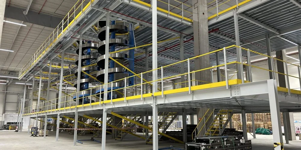 MiTek’s Mezzanine Flooring Mastery Elevates Czechia’s Large-Scale Automated Warehouse