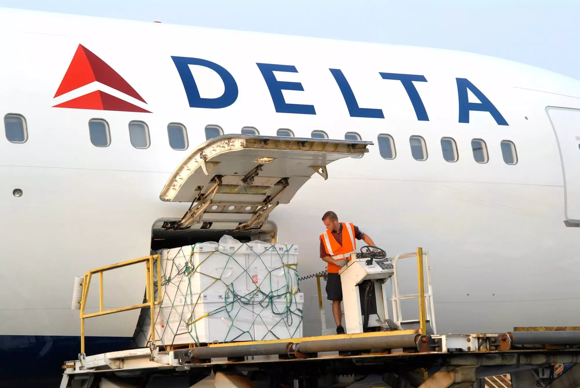 Delta Cargo Boosts Global Air Freight with New Digital Booking and Expanded Routes