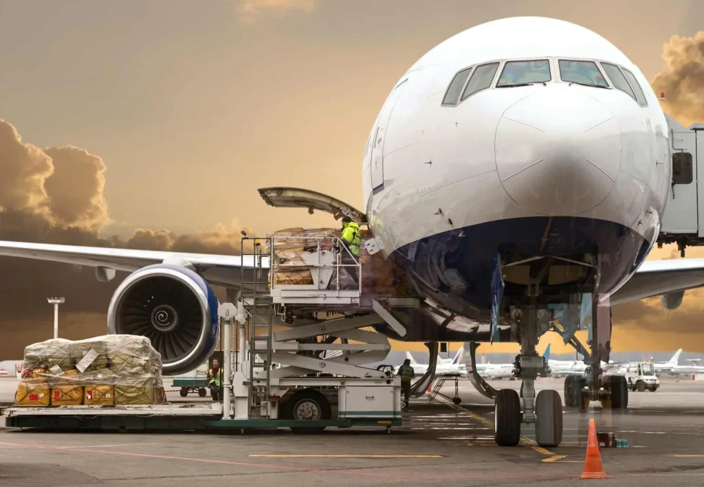 Navigating the Changing Tides of E-commerce and Its Impact on Global Shipping and Freight