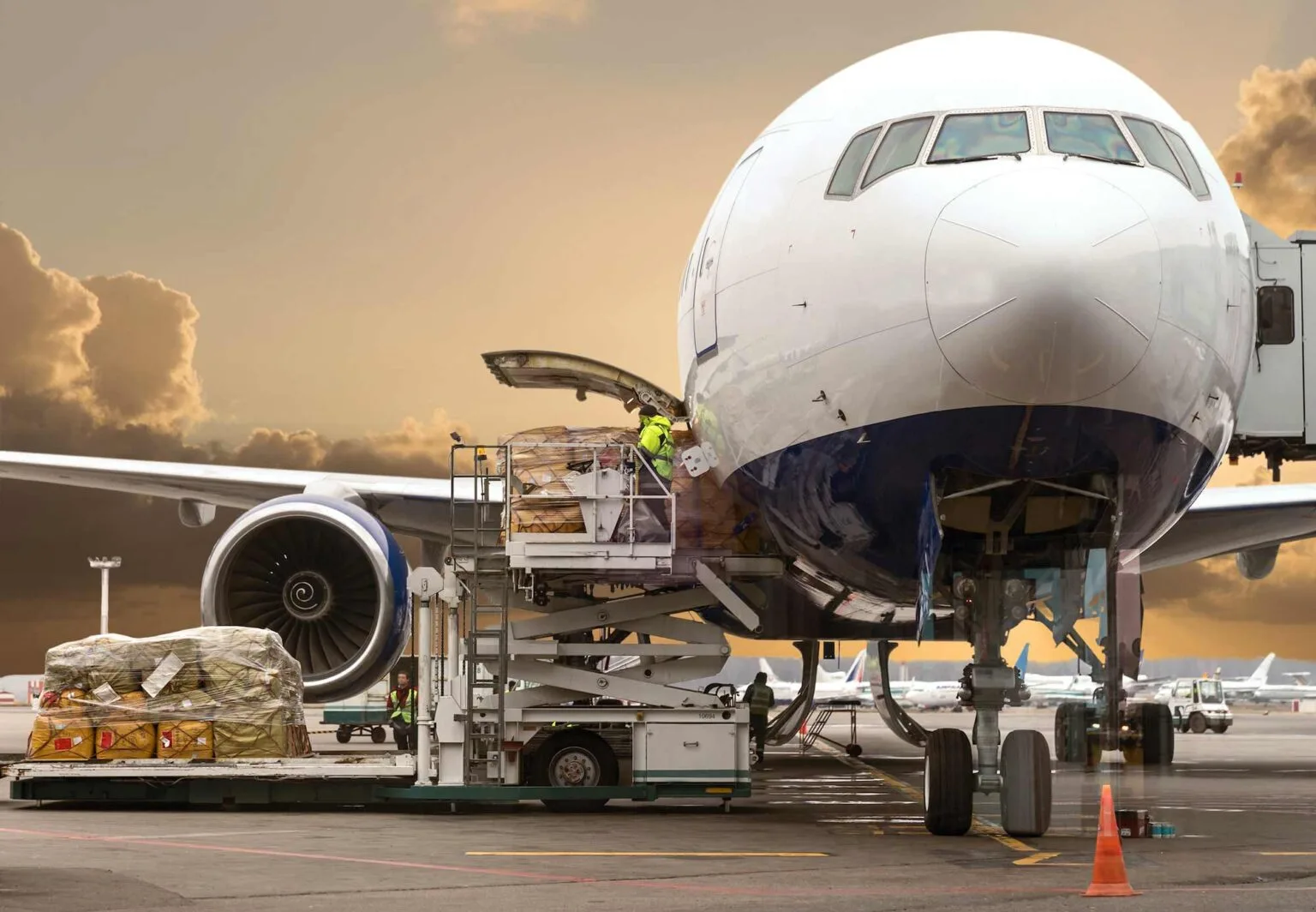 Navigating the Changing Tides of E-commerce and Its Impact on Global Shipping and Freight
