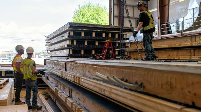 How Canadian Businesses Are Managing Tariff Pressures Without Hitting Customers’ Wallets