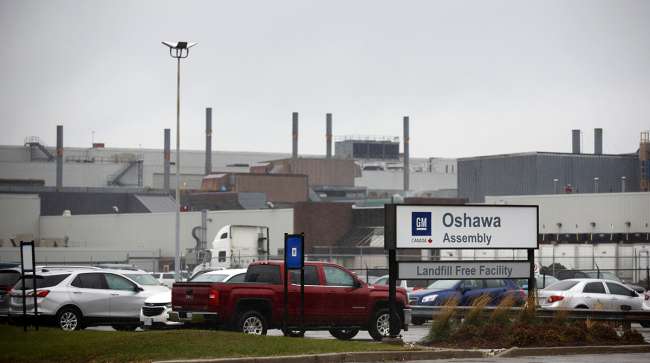 GM Holds Off on Shift Cuts at Oshawa Pickup Truck Plant Facing Tariff Challenges