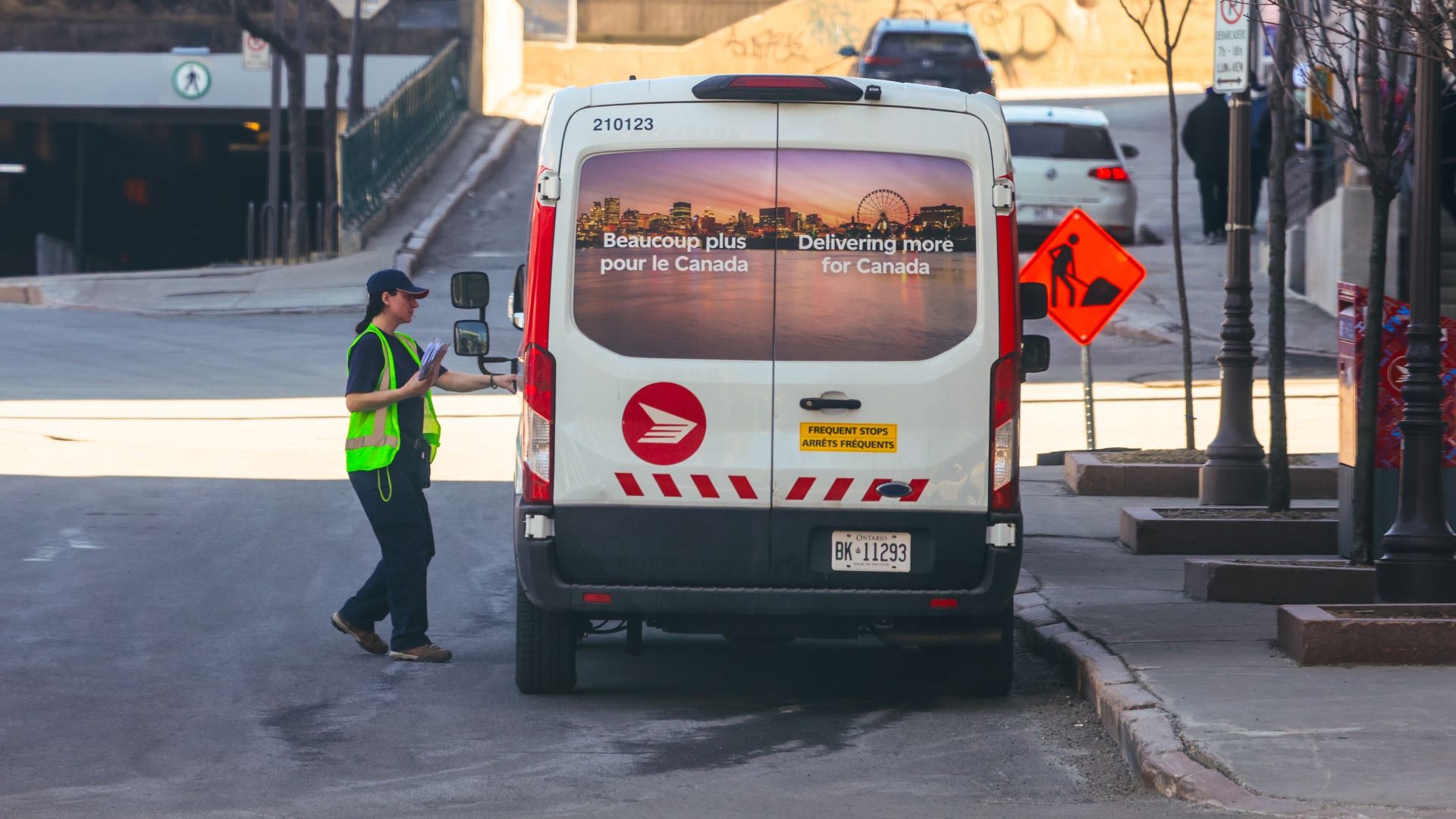 Canada Post’s Ongoing Contract Conflict with Postal Workers Causes Service and Financial Strain