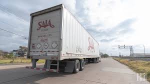 Saia’s Tonnage Decline Signals Challenges for LTL Carriers Amid Manufacturing Contraction