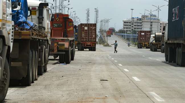 New Tariffs on China and India Suggested to Amplify Pressure on Russia’s Economy