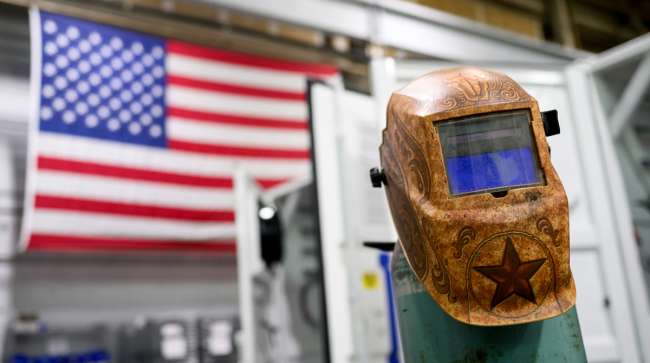 US Factory Sector Contracts for Sixth Consecutive Month Under Tariff-Driven Pressure