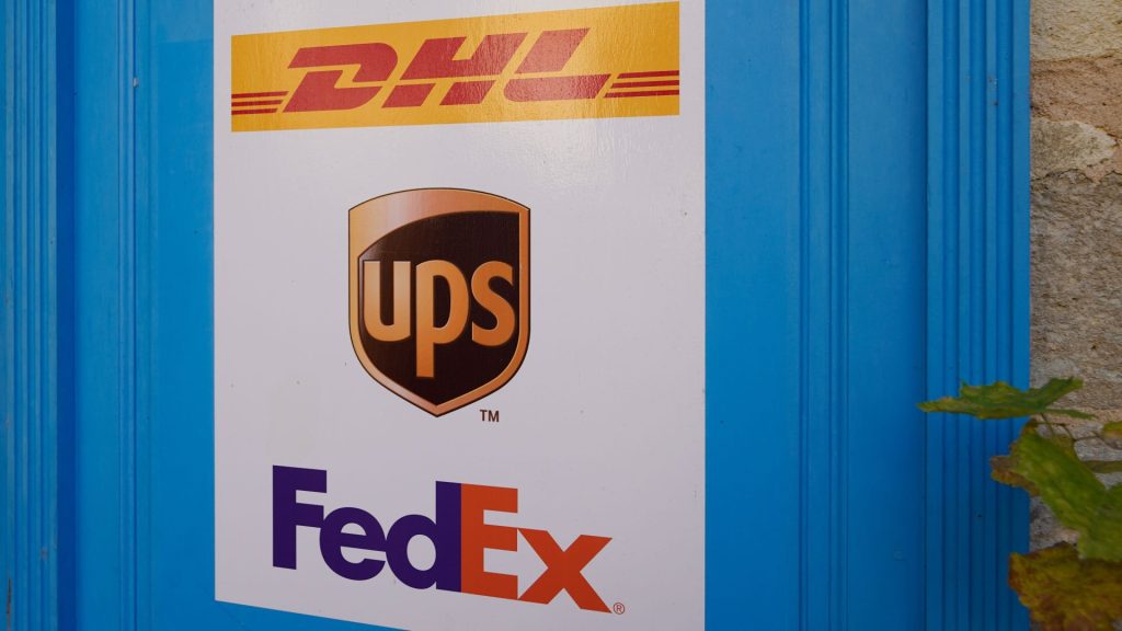 How Parcel Carriers’ Holiday Surcharge Hike Affects Your Shipping and Logistics Planning