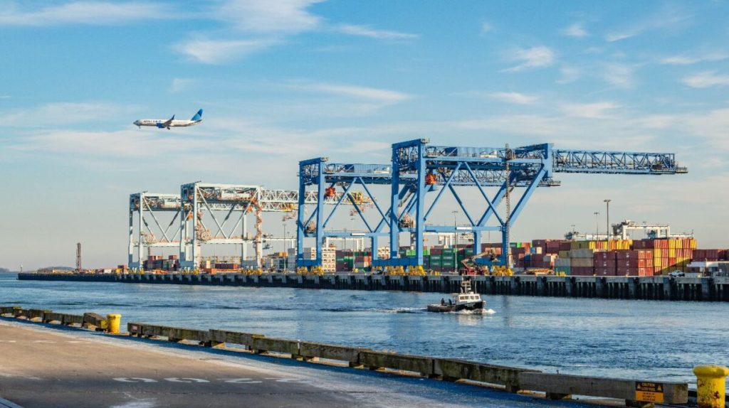 How the End of the US De Minimis Tariff Exemption Reconfigures Import Duties and Logistics
